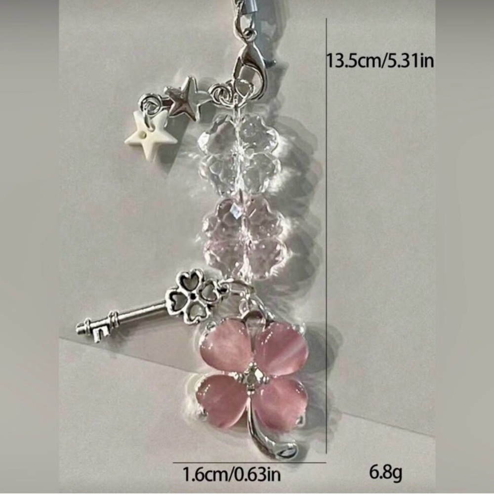 Charming Clover Keychains for Luck St. Patrick’s Day Just Got Prettier pick one - Picture 2 of 4